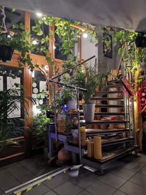 Setting at Farma Burgerownia Roslinna in Krakow