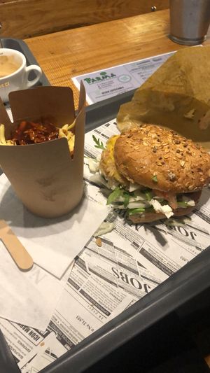 Amazing lunch at Farma Burgerownia Roslinna in Krakow