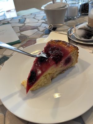 Raspberry yoghurt cake @ Schneeweiss & Rosenrot, Goslar at Schneeweiss + Rosenrot in Goslar