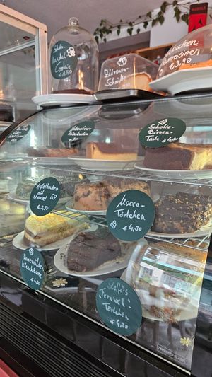 With flower = vegan at Schneeweiss + Rosenrot in Goslar