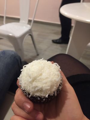 Coconut cupcake  at Peace of Cake - Dark Kitchen in Naucalpan De Juarez