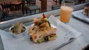 Estricto at Futuro Refuerzos in Montevideo