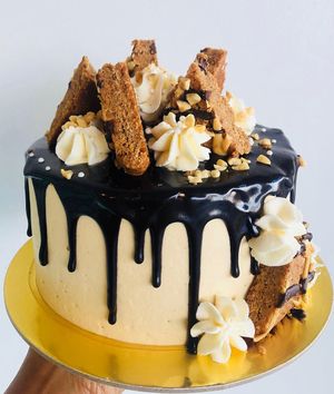 Peanut butter bomb cake at Veganyumm Bakehouse in Brisbane