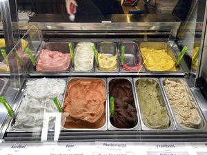 Flavours with green spoons are vegan  at Roberto Gelato in Utrecht