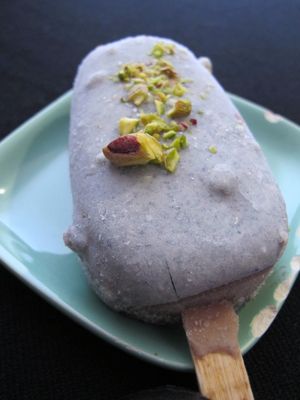 chaí ice cream with coco at Cafe Vida in La Paz