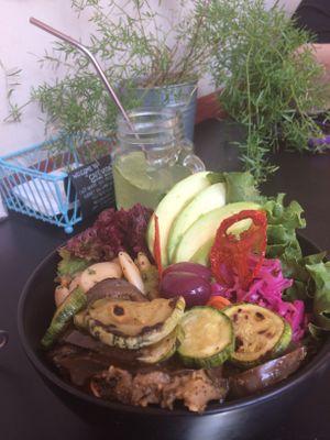 Mediterranean salad bowl and lemonade at Cafe Vida in La Paz