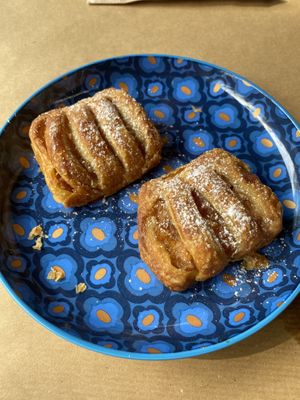 Vegan apple pie  at ONO by Marouli in Rhodes