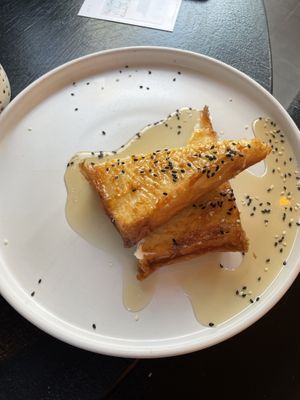 Feta cheese in filo pastry with maple syrup (SO GOOD & vegan)  at ONO by Marouli in Rhodes