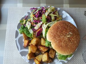 the burger at ONO by Marouli in Rhodes