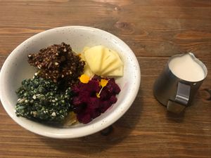 Rawnola & mylk  at Plants in Taipei