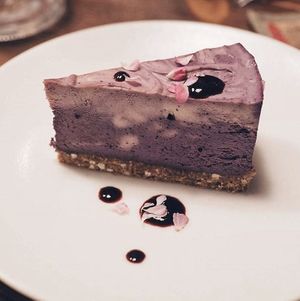 Raw vegan deliciousness 🍰 at Plants in Taipei