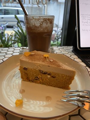Carrot Cake was super awesome! at Plants in Taipei