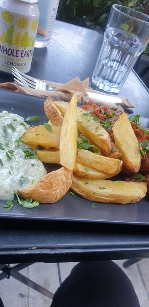 Soutzoukakia me patates at Veganaki in Athens