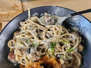 Carbonara pasta at Veganaki in Athens