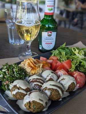 Assiette falafels at Veganaki in Athens