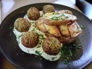 Keftedakia at Veganaki in Athens