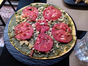 Pesto pizz at Veganaki in Athens
