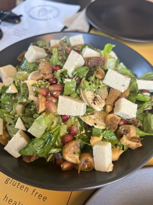 Salad  at Veganaki in Athens