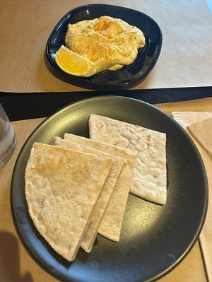 Hummus and pitta   at Veganaki in Athens