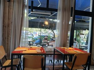 Nice setting at Veganaki in Athens