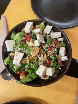 Gourmet salad with figs and pomegranate   at Veganaki in Athens