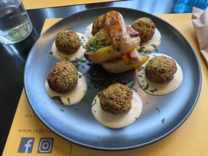 Keftedakia at Veganaki in Athens