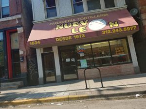 Store front at Panaderia Nuevo Leon in Chicago