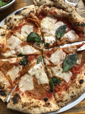 Salami Pizza at La Stella Nera in Berlin