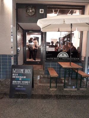 Entrance at La Stella Nera in Berlin