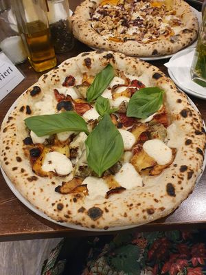 Pizza at La Stella Nera in Berlin