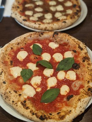 Pizza Margherita at La Stella Nera in Berlin