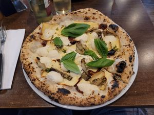 Carciofi mit Käse at La Stella Nera in Berlin