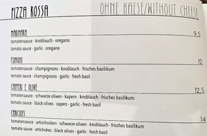 Pizza Rossa without cheese at La Stella Nera in Berlin