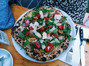 Pizza Bianca Rucola at La Stella Nera in Berlin