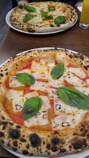 Salami-Pizza at La Stella Nera in Berlin