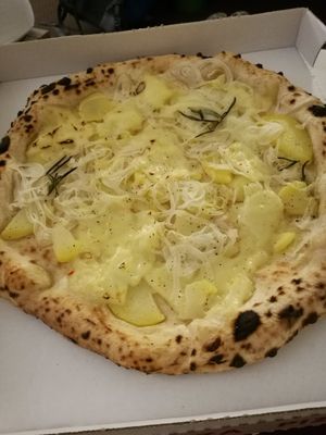 Patate e cipolle at La Stella Nera in Berlin