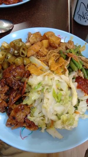 Mixed plate at Eight Immortals Vegetarian - Far East Plaza in Central Singapore