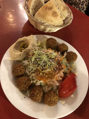 falafel plate, perfect to share  at Pittaria - Falkenplatz in Bern
