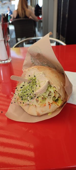 Hummus pitta at Pittaria - Falkenplatz in Bern