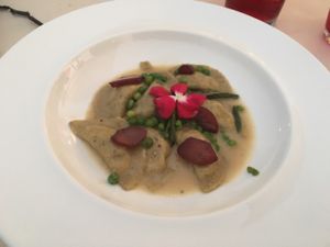 sublime spinach ravioli with peas and pear - perfect at Mater Terrae in Rome
