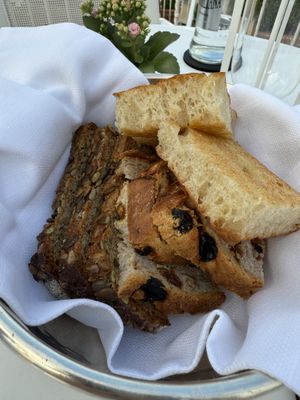 Bread baskett  at Mater Terrae in Rome