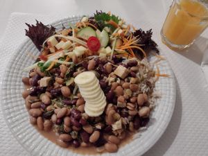 Tasty bean dish at Veganeats Caffe in Lisbon