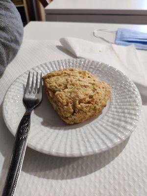 Scone, fluffy and not too dry, just perfect at Veganeats Caffe in Lisbon