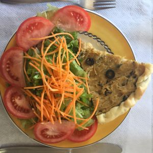 quiche at Veganeats Caffe in Lisbon