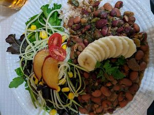 Portuguese feijoada at Veganeats Caffe in Lisbon