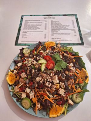 Smoked vegan salad 😋 at Veganeats Caffe in Lisbon