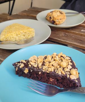 Peanut chocolate cake at Veganeats Caffe in Lisbon