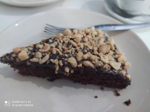 Chocolate cake at Veganeats Caffe in Lisbon