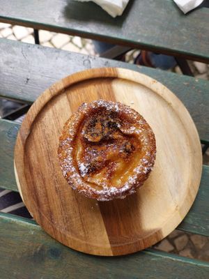 Pastel de nata at Veganeats Caffe in Lisbon