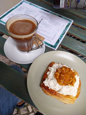 Folhado requeijão at Veganeats Caffe in Lisbon
